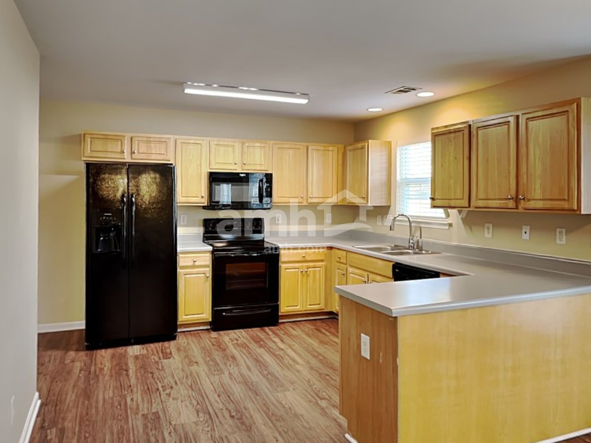 Building Photo - 112 Dunnell Rd