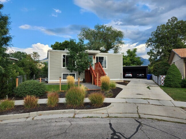 Building Photo - Close to Sugar House Park 2 Bd 1 Ba Basement Duplex