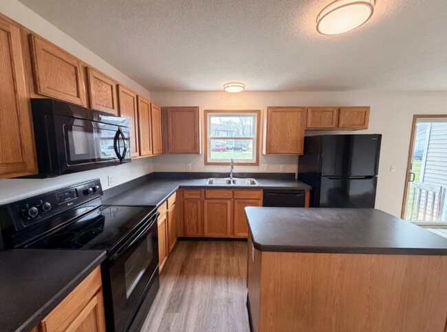 Building Photo - 1000 Hidden Cove Way