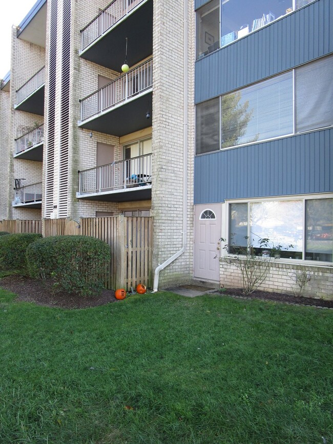 Building Photo - Beautiful 1 BR/1 BA Condo in North Creek P...