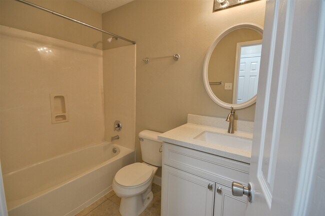 Building Photo - 13027 Lark Point Ct