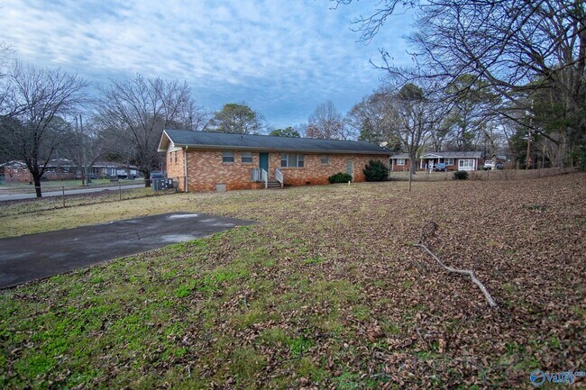 Building Photo - 3104 Cumbres Cir NW