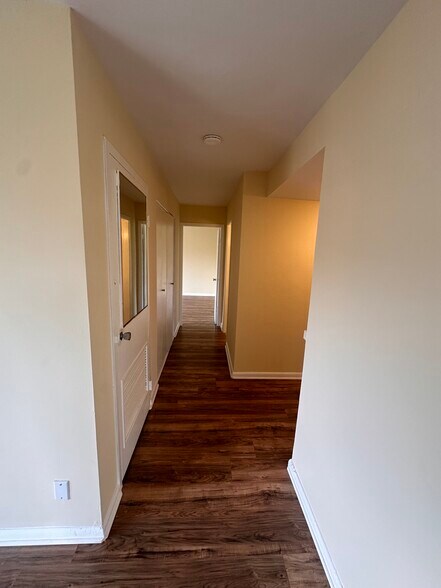 Building Photo - 6001 Arlington Blvd