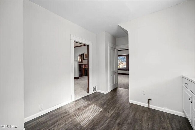 Building Photo - Renovated 3 Bedroom Home with 2 Baths