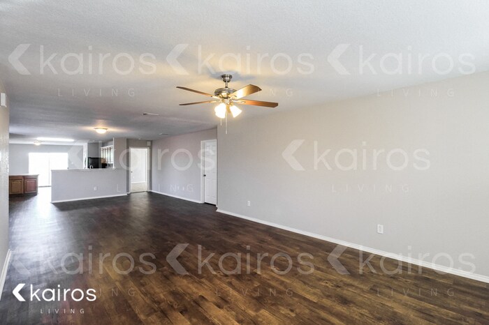 Building Photo - 1621 Vineridge Ln