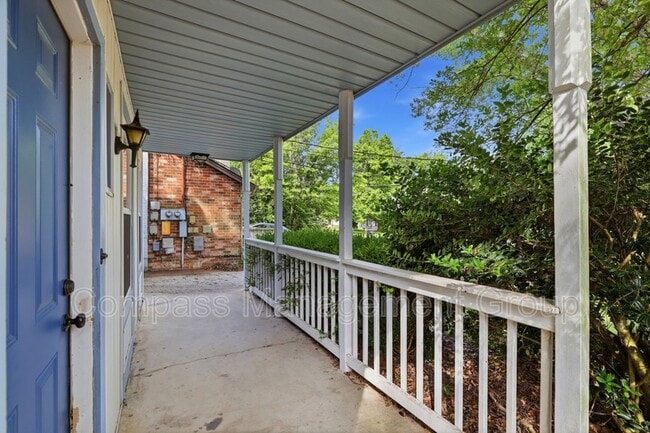 Building Photo - 7668 Chatham Cir NW