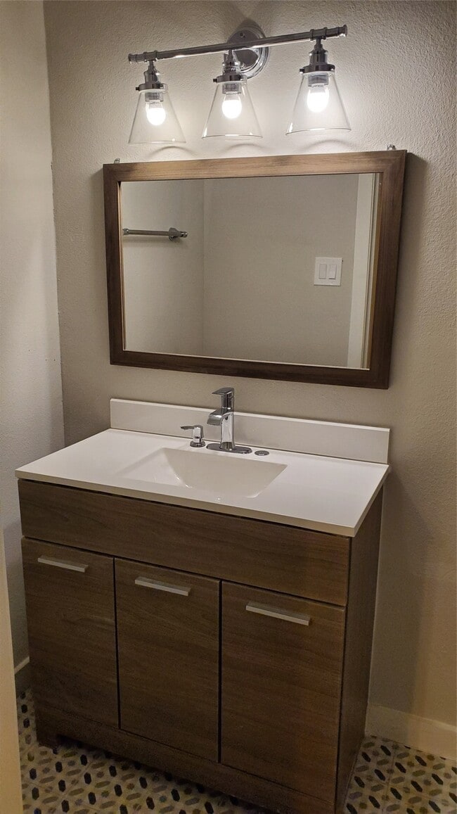 Building Photo - 7151 Neff St