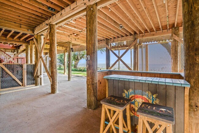 Building Photo - BAY FRONT LIVING