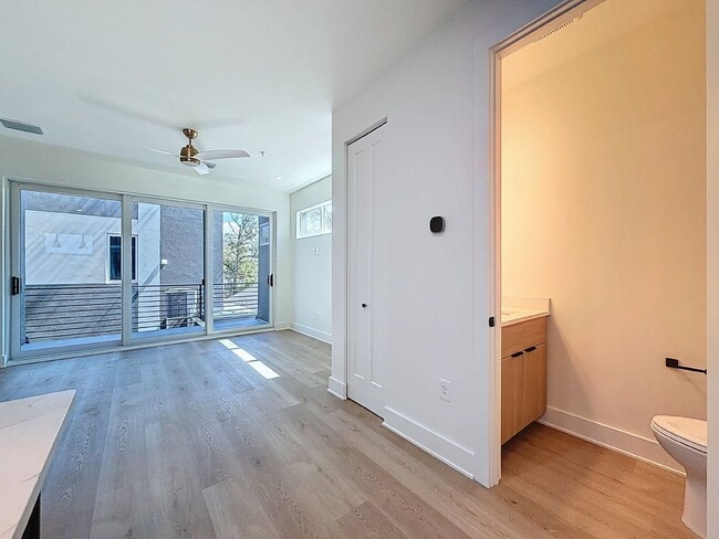 Building Photo - 336 14th St N