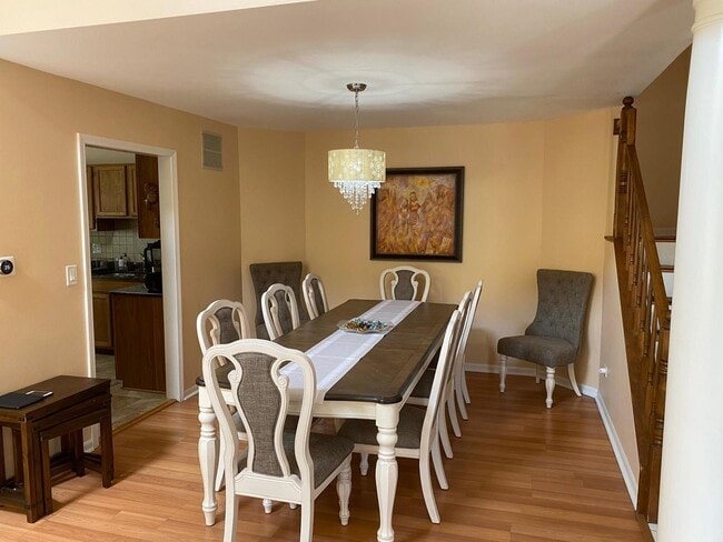 Building Photo - 950 Sweetflower Dr