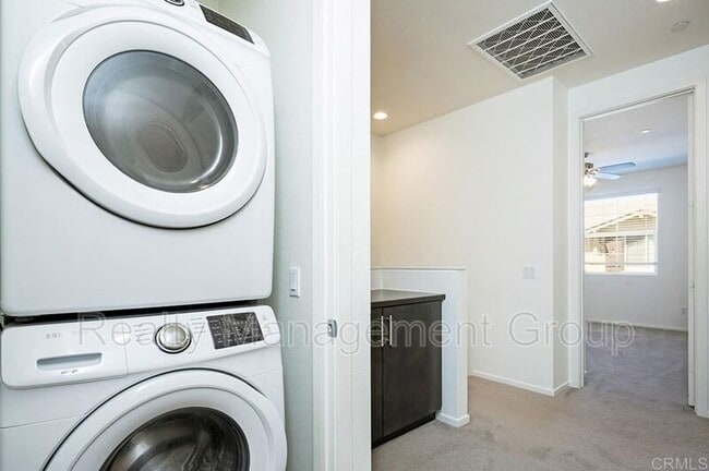 Building Photo - 3395 Campo Azul Ct