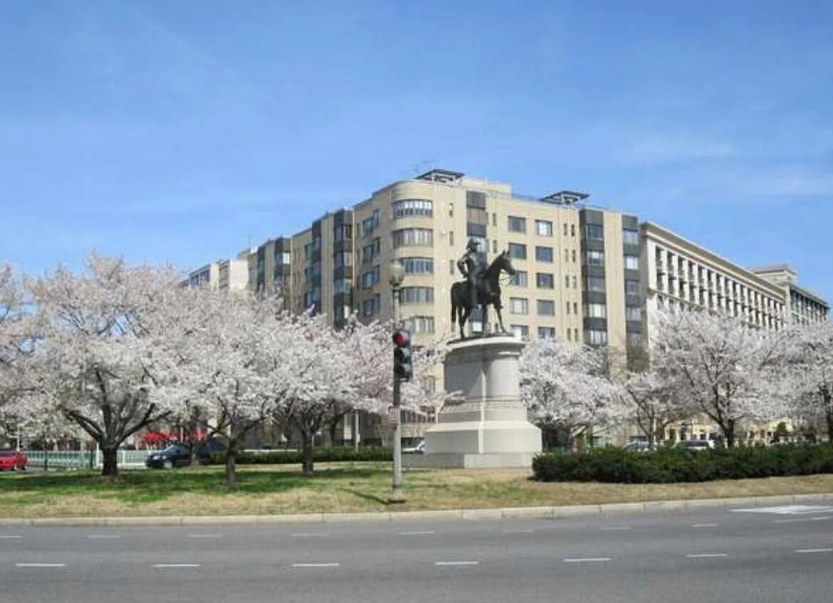 Building Photo - 1 Scott Cir NW