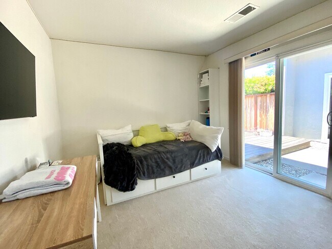Building Photo - San Ramon Cozy Single Story 3 Bed / 2 Bath...