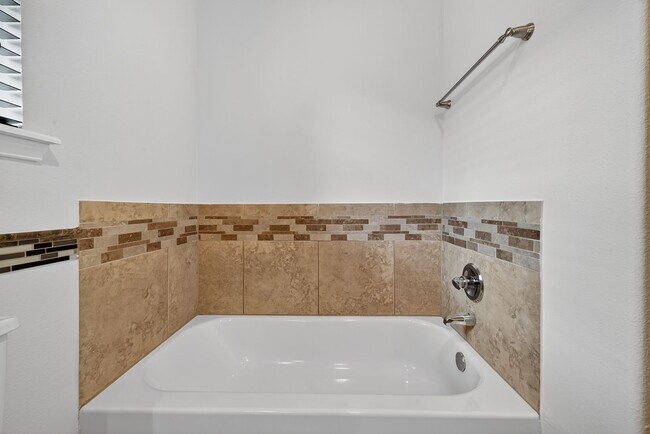 Building Photo - 6115 Shadow Isle Ln