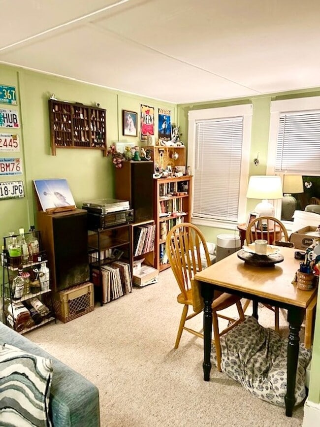 Building Photo - 66-68 Exeter St