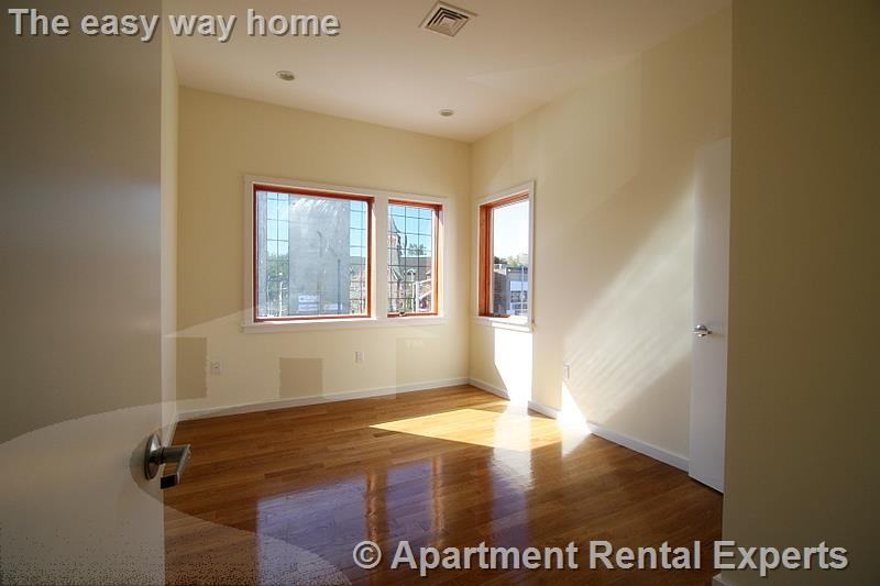 Building Photo - 2 Beech St