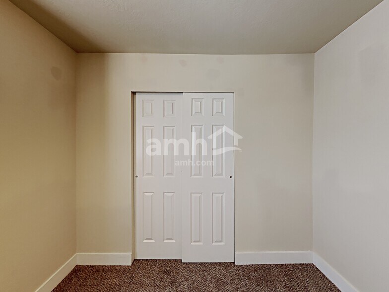 Building Photo - 282 W Bricker Rd