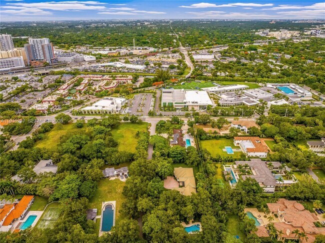 Building Photo - 8941 SW 65th Ct