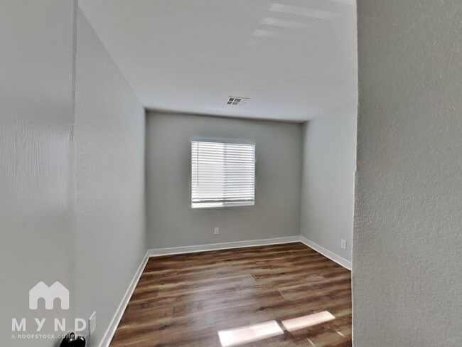 Building Photo - 2280 Platinum Band St
