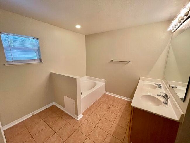 Building Photo - 1129 Sea Eagle Ave