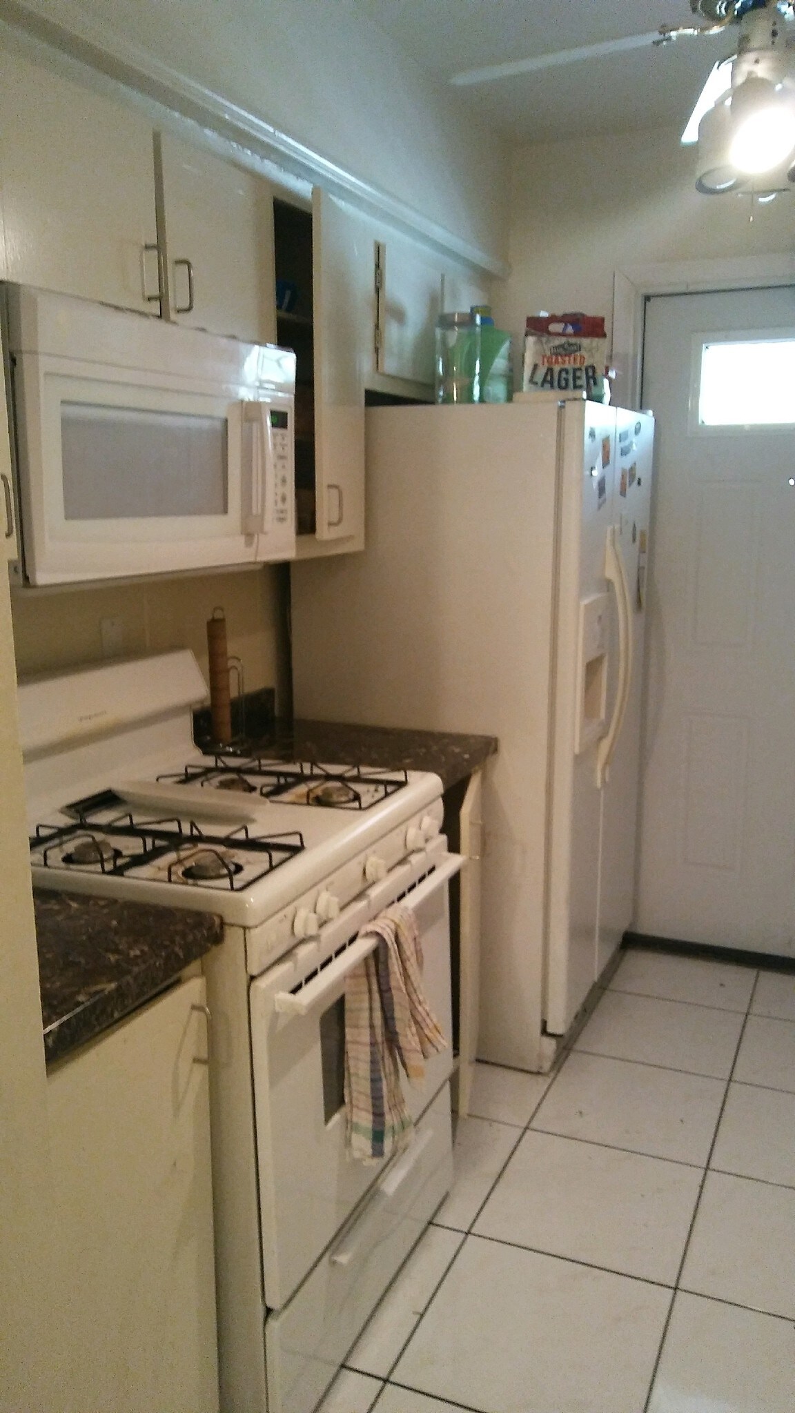Kitchen - 260 SW 7th St