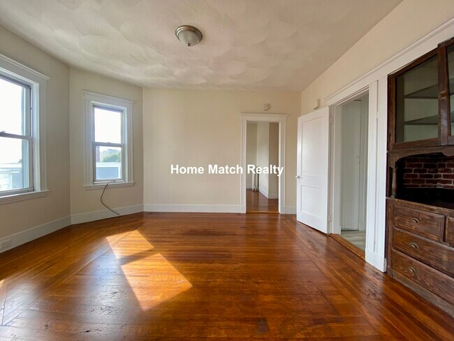 Building Photo - 14 Belknap St