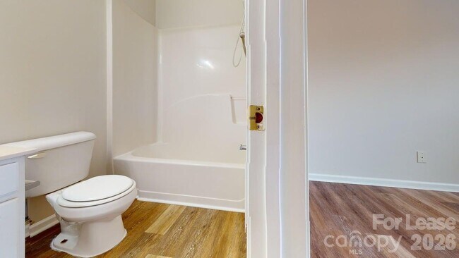 Building Photo - 5545 Seths Dr
