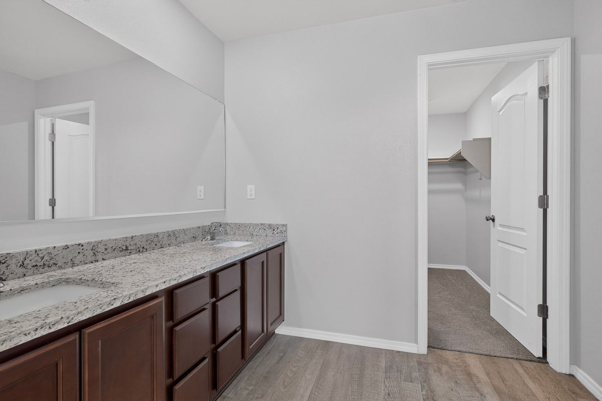 Building Photo - 1504 Gulfstream Dr SE