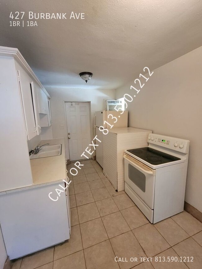 Building Photo - 1 bed 1 bath Cute Lakeland Apartment