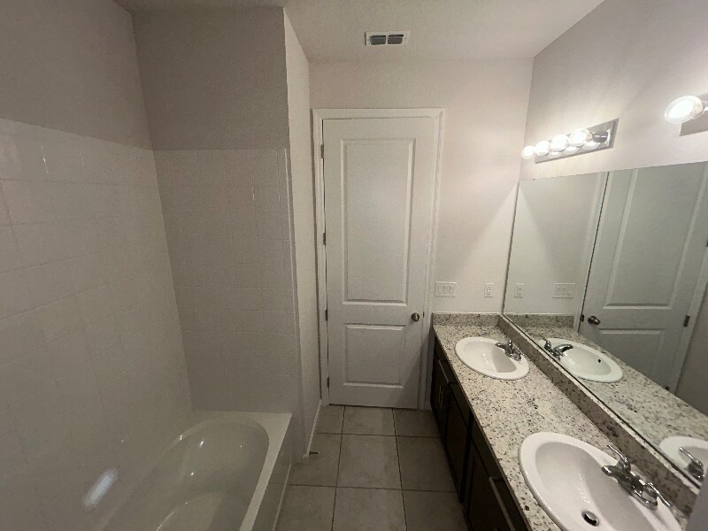 Building Photo - 228 Hillcrest Dr