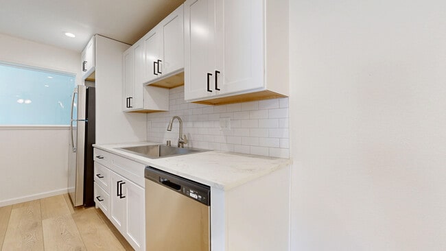 Building Photo - 401 Ignacio Blvd