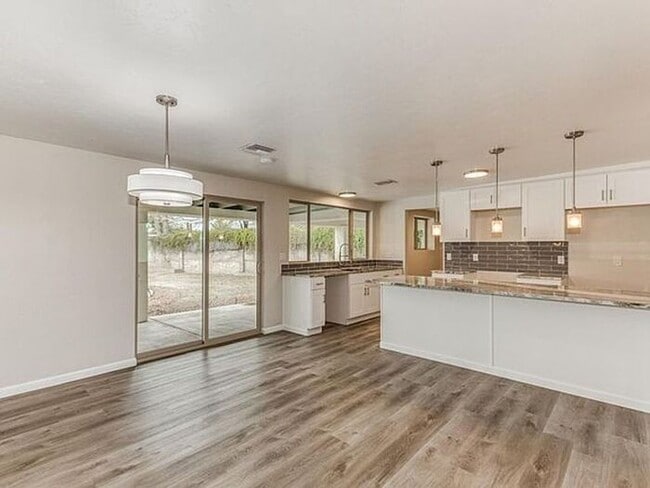 Building Photo - 4BR w/ Pool + Covered Patio in Tucson 85704