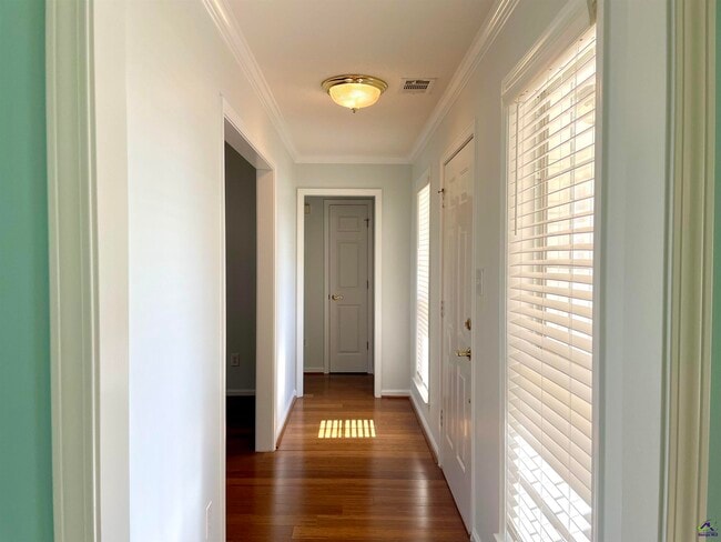 Building Photo - 205 Ellicott Dr