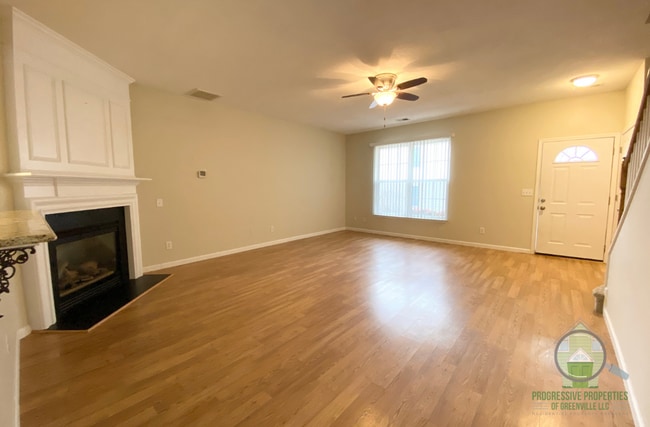 Building Photo - 302 Claybrooke Dr