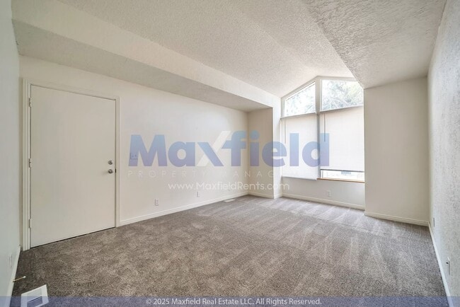 Building Photo - Sandy - 3BD - 1 BTH 1 Carport - Salt Lake ...