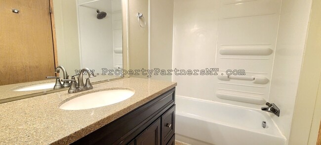 Building Photo - Remodeled!  3 Bed 2 Bath Modular house
