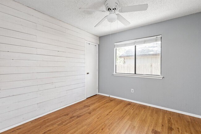 Building Photo - 8701 Palace Pkwy