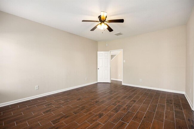Building Photo - 10427 Lyndon Meadows Dr