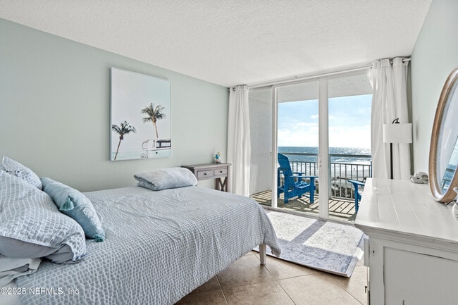 Building Photo - 1601 Ocean Dr S