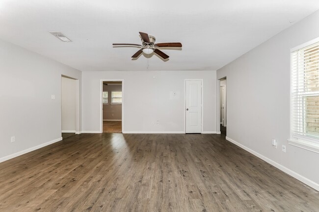 Building Photo - 24707 Wilderness Rd