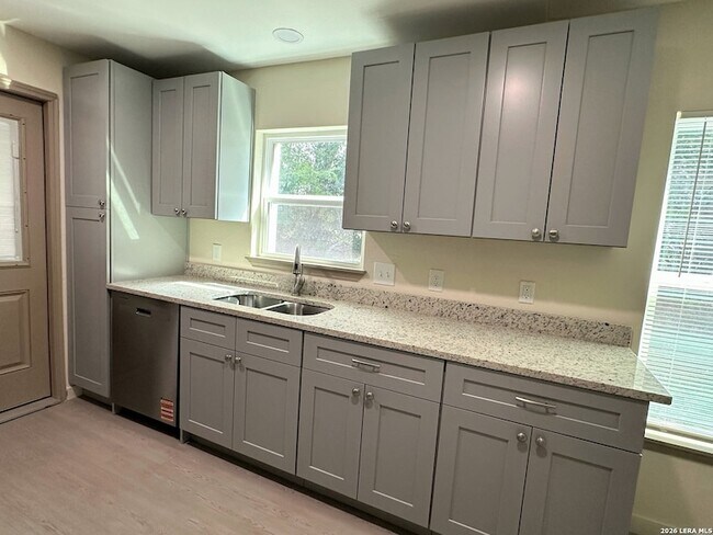 Building Photo - 6731 Carters Blf Dr