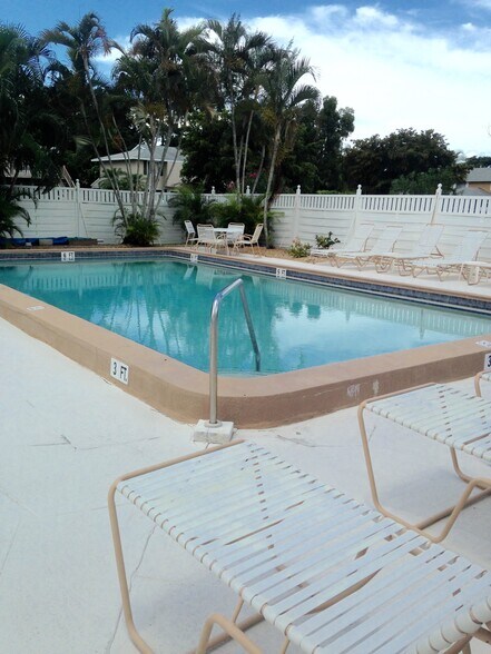 Community Swimming Pool - 16251 Dublin Cir