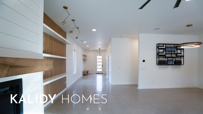 Building Photo - 605 N Idaho Ave