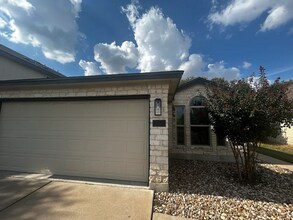 Building Photo - 3BR w/ Fenced Backyard + Garage in Round Rock