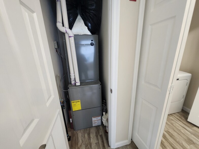 Building Photo - 60 Nicholas Ln