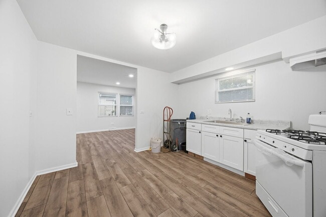 Building Photo - 3025 140th St