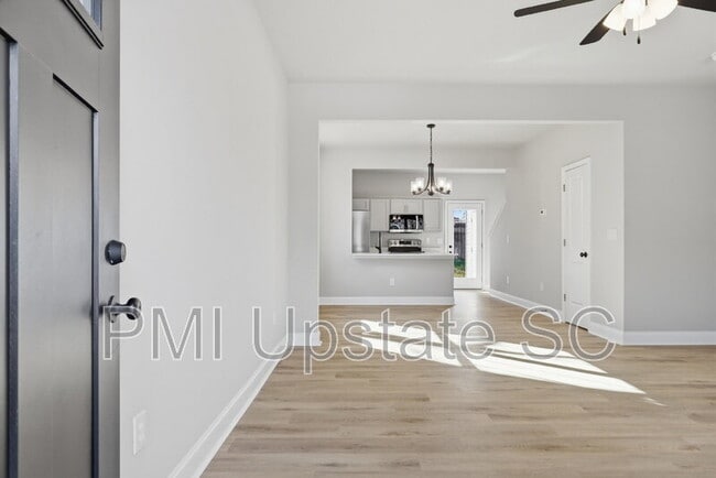 Building Photo - 107 Virginia Ave