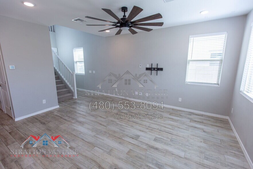 Building Photo - 1033 S 150th Dr