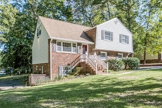 Building Photo - Generously Sized Midlothian Home Move In R...
