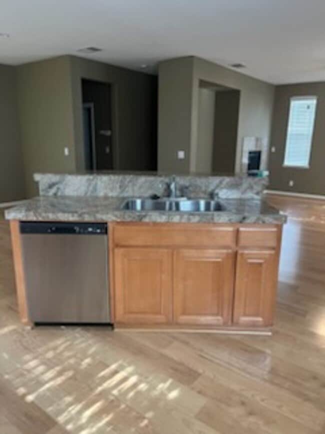 Building Photo - Patterson Stunner